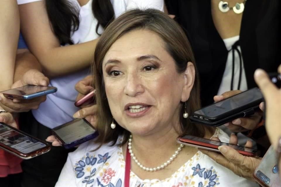 Luego que AMLO difundió contratos de empresas y clientes de Xóchitl Gálvez, el líder de AN condenó el uso ilegal de información del Estado.