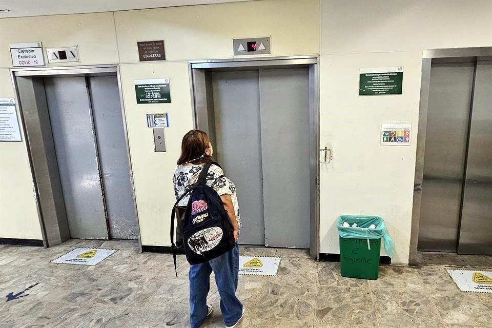 Un elevador descompuesto, uno que falla y el que recibe toda la carga, es el más nuevo.