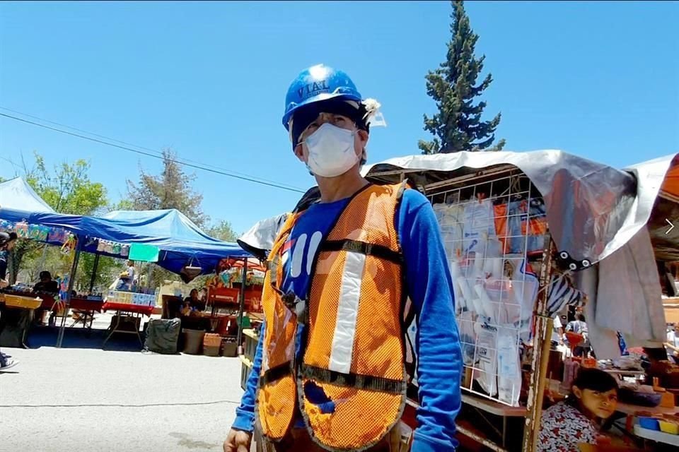 José Domínguez, que aparece como accionista en Gropek, empresa constituida en Saltillo, pero con domicilio fiscal en la Colonia Bosque del Valle, en San Pedro, es cuidacoches en Saltillo.