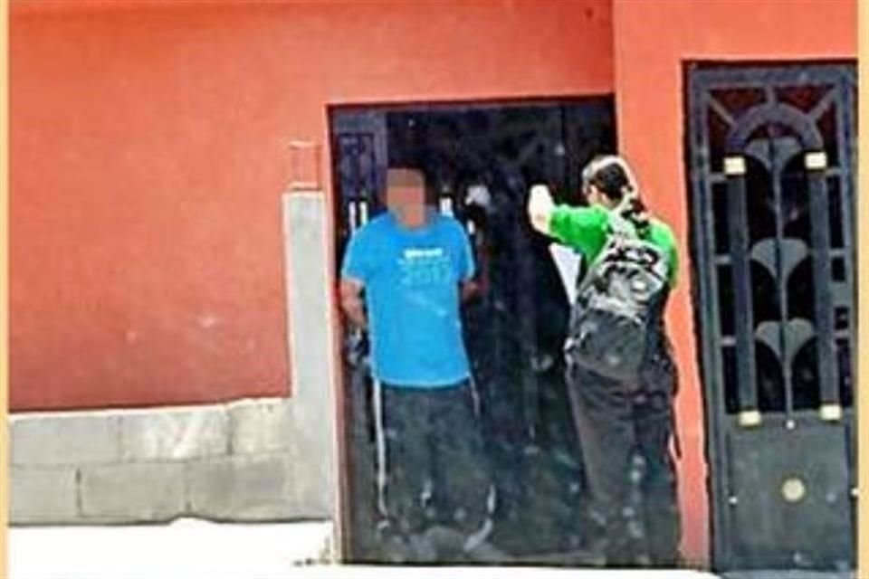 Manuel Reyna, un operario de la industria automotriz que vive en una colonia popular de Saltillo, aparece como accionista de Romrex.