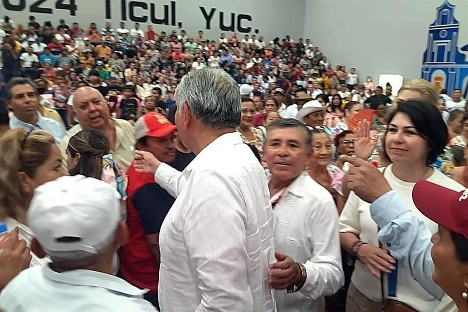 En uno de los eventos de Adán Augusto estuvo presente personal del INE.