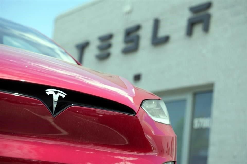 Tesla también está llamando al taller a más de mil 300 vehículos Model S, Model X y Model Y 2023 debido a un problema con la cámara.