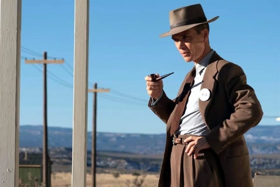 Cillian Murphy y Emily Blunt protagonizan el nuevo filme de Christopher Nolan, 'Oppenheimer', sobre la creación de la bomba atómica.