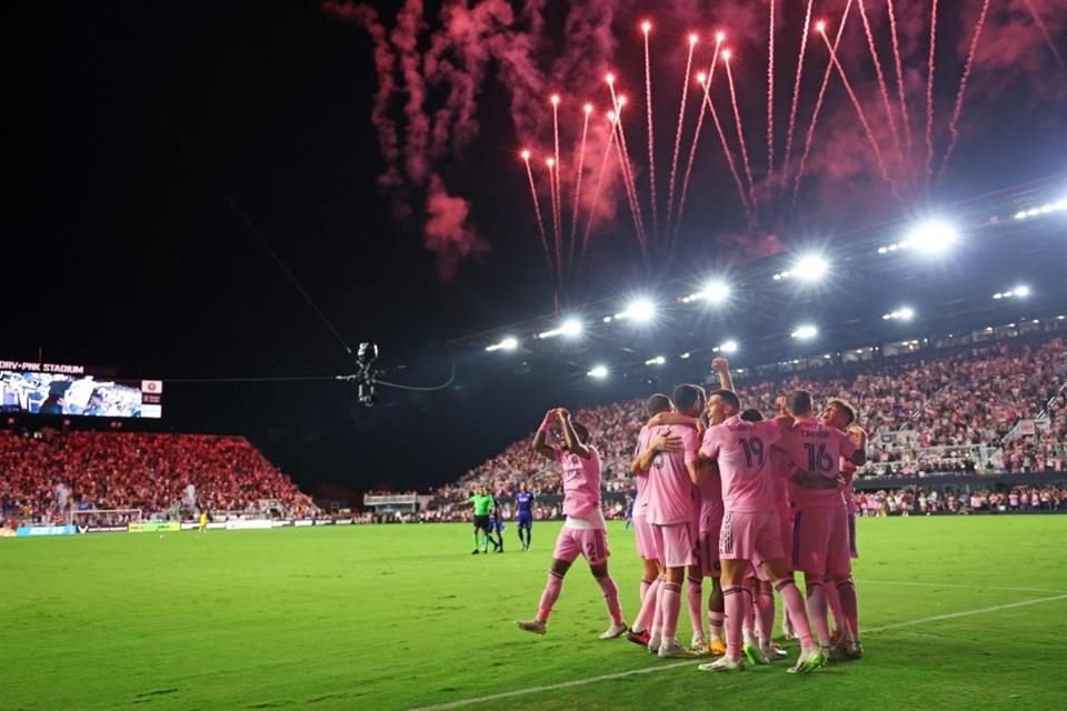 El DRV PNK Stadium se pinto de rosa para el triunfo del Inter Miami.