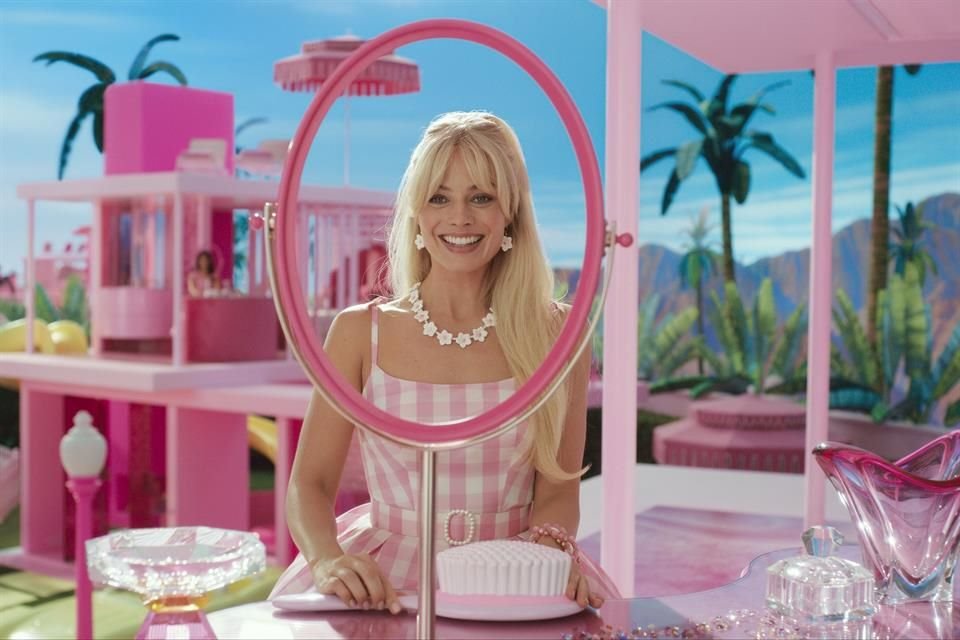 La cinta 'Barbie' recaudó 155 millones de dólares en su primer fin de semana; se convierte en el más grande estreno del 2023.