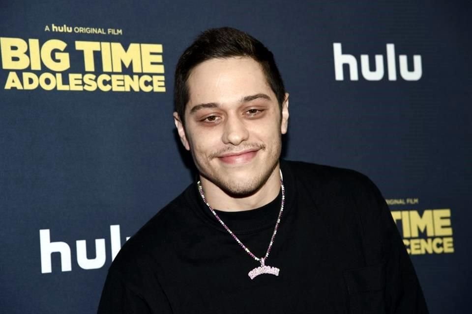 El actor y comediante Pete Davidson tendrá que cumplir con unos 18 meses de servicio comunitario por manejar de forma imprudente.