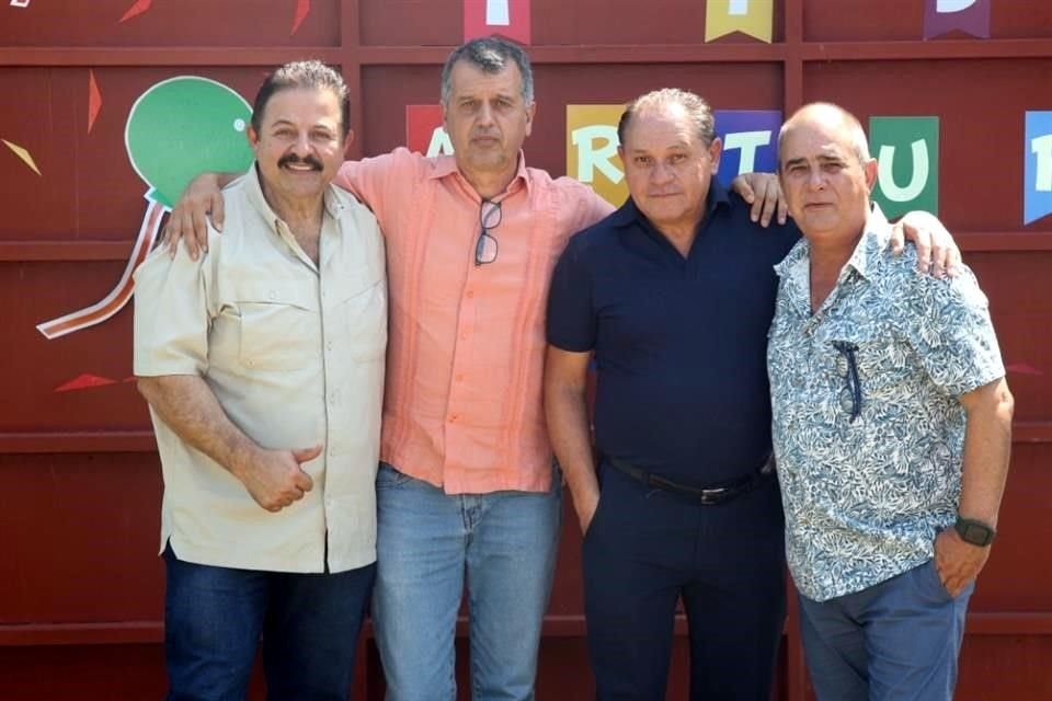 Antonio Flores, David Canales, Arturo García Cáceres y Patricio Morales