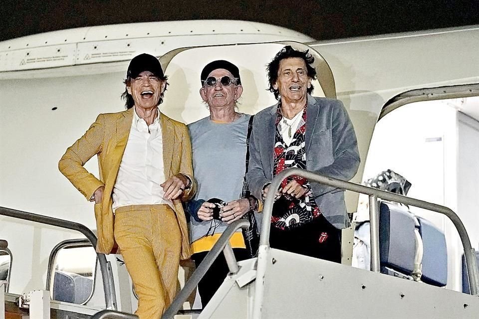 Aquí, al lado de Ronnie Wood y Keith Richards, sus compañeros de mil batallas en The Rolling Stones.