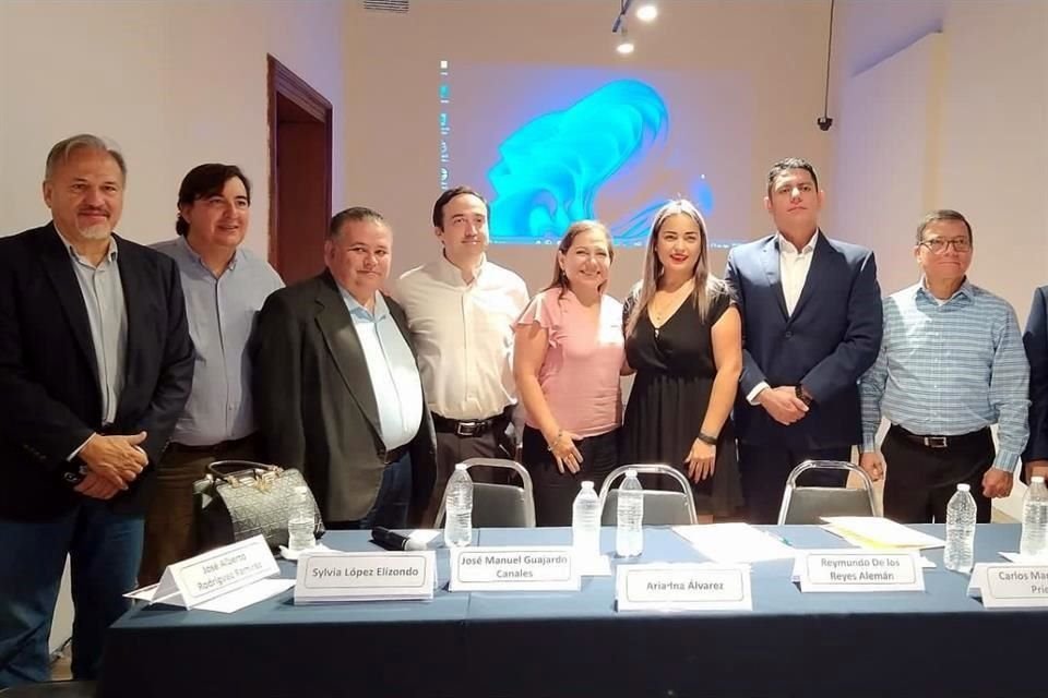 Para promover a los aspirantes del Frente Amplio por México a encabezar la candidatura presidencial, el grupo instala un comité estatal.