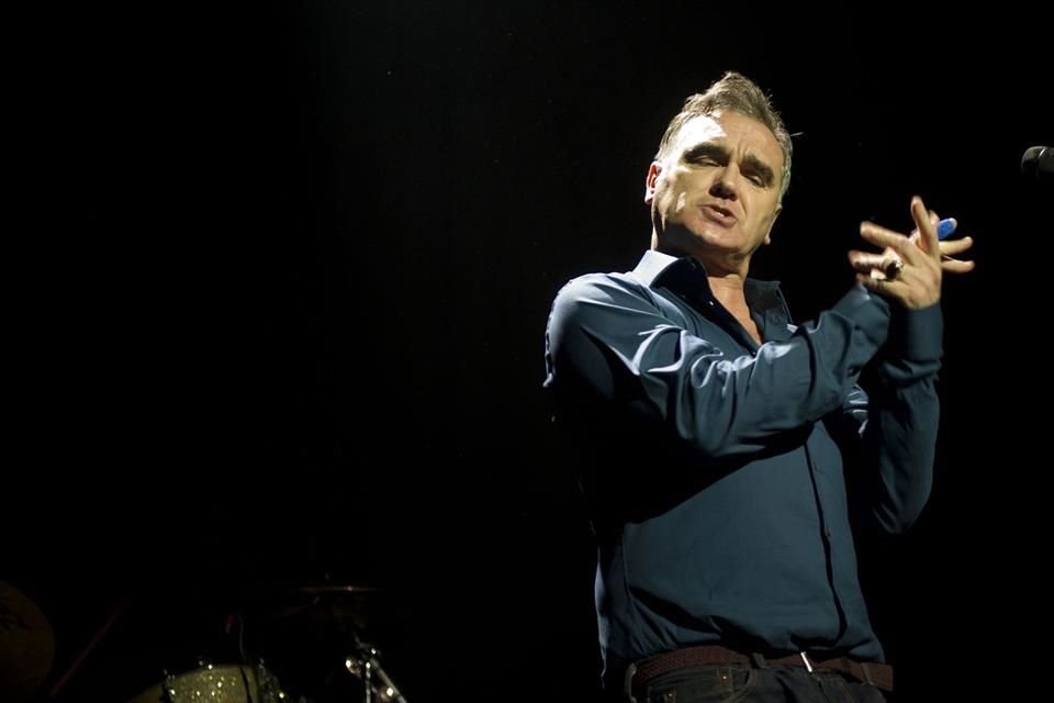 El cantante Morrissey etiquetó de hipócritas las condolencias a Sinéad O' Connor por parte de la industria de la música y medios de comunicación.