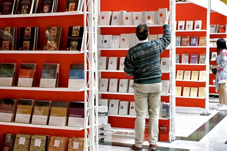 La reforma daría al sello la tarea de promover la lectura como eje rector.