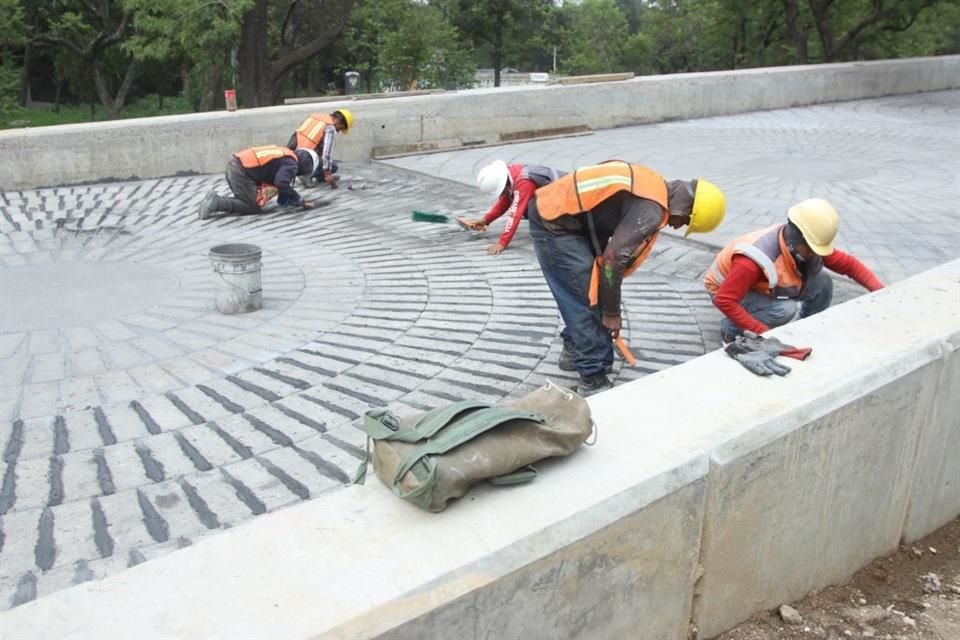 El andador de Chivatito correrá en paralelo a la Calzada Flotante, que se inauguró en enero pasado.