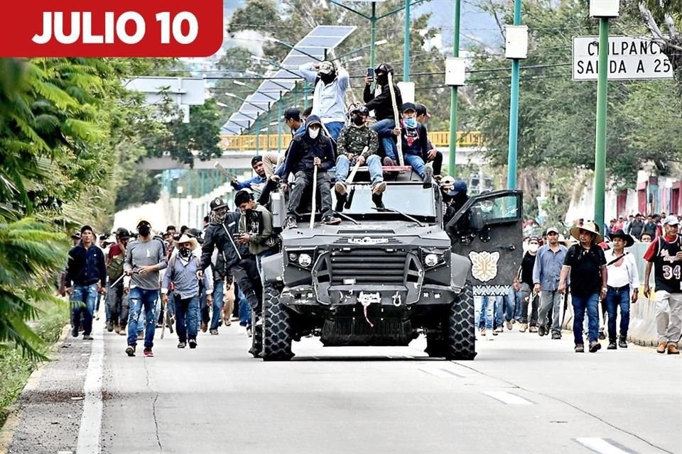 Pobladores de comunidades bajo el control de 'Los Ardillos' provocan caos en Chilpancingo para exigir la liberación de 2 supuestos líderes.