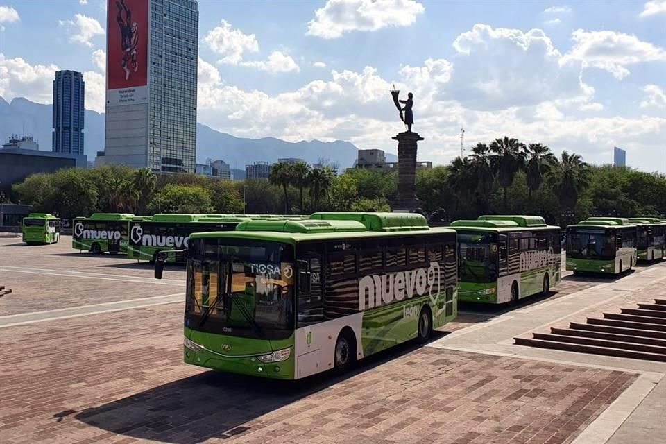 Los camiones son parte de los que la empresa Ticsa está entregando de manera gradual, con retraso, al Instituto de Movilidad y Accesibilidad (IMA).