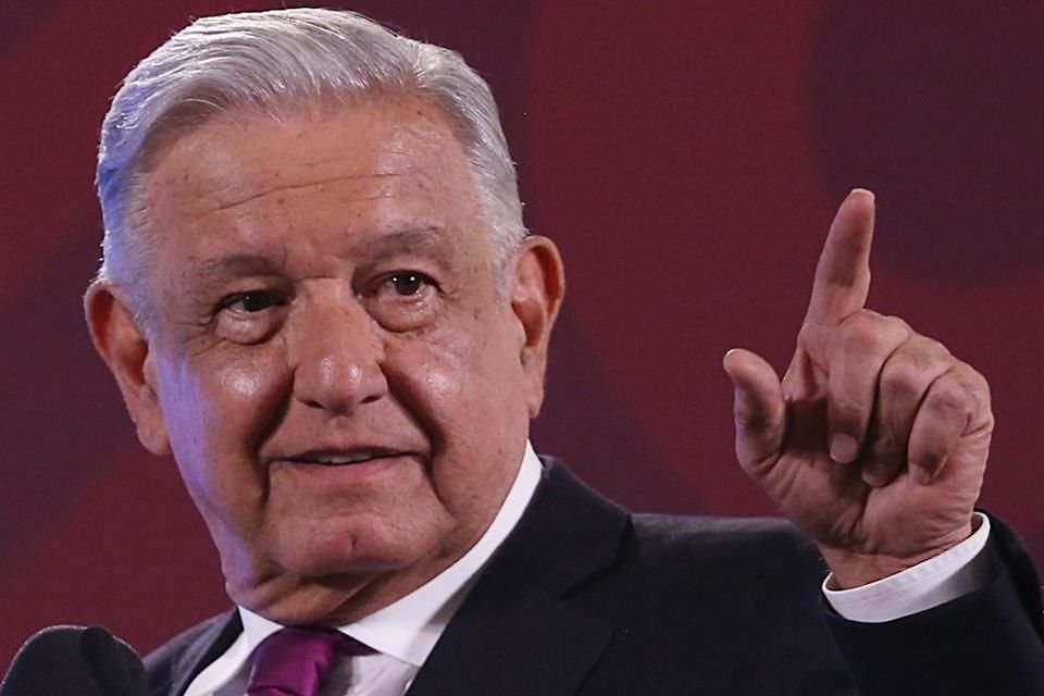 En un año, el 1 de octubre de 2024, AMLO entregará banda presidencial a su sucesor, sin embargo, primero deberá terminar compromisos.