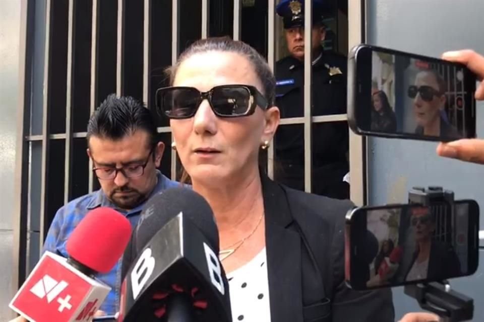 Angélica Márquez arribó a Fiscalía para abrir una carpeta de investigación por robo durante su infancia y la adopción ilegal de la que se presume fue víctima hace 46 años.