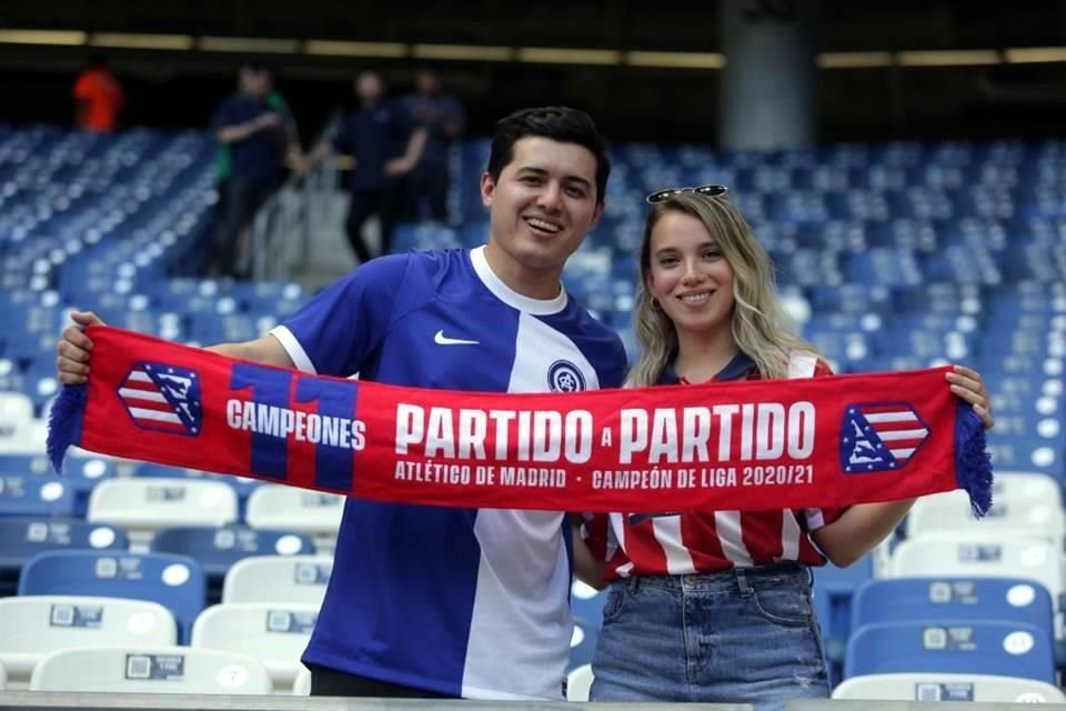 Afición regiomontana gozó en grande la fiesta que armaron Atlético de Madrid y Real Sociedad en Monterrey. Así se vivió el ambiente en el Gigante de Acero.