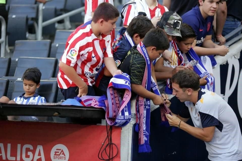 Afición regiomontana gozó en grande la fiesta que armaron Atlético de Madrid y Real Sociedad en Monterrey. Así se vivió el ambiente en el Gigante de Acero.