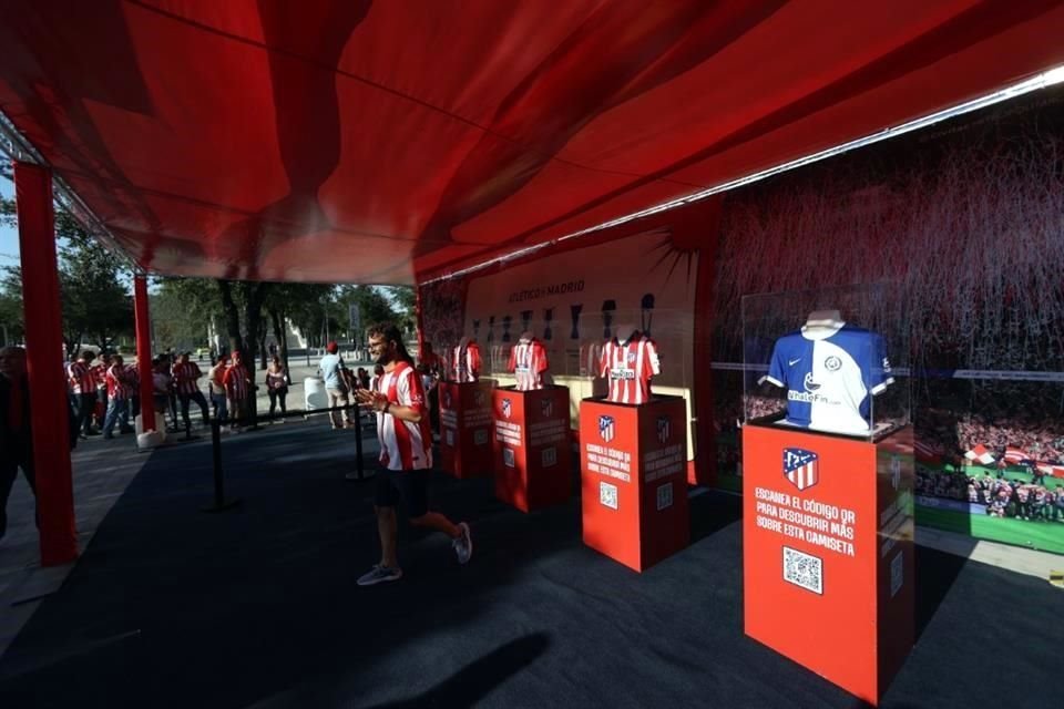 Afición regiomontana gozó en grande la fiesta que armaron Atlético de Madrid y Real Sociedad en Monterrey. Así se vivió el ambiente en el Gigante de Acero.