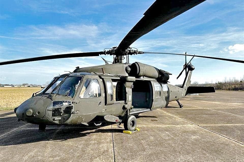 Con esta foto, Samuel García anunció que su Gobierno adquirió un helicóptero Black Hawk para Fuerza Civil, el cual dijo que llegará a finales del mes a NL.