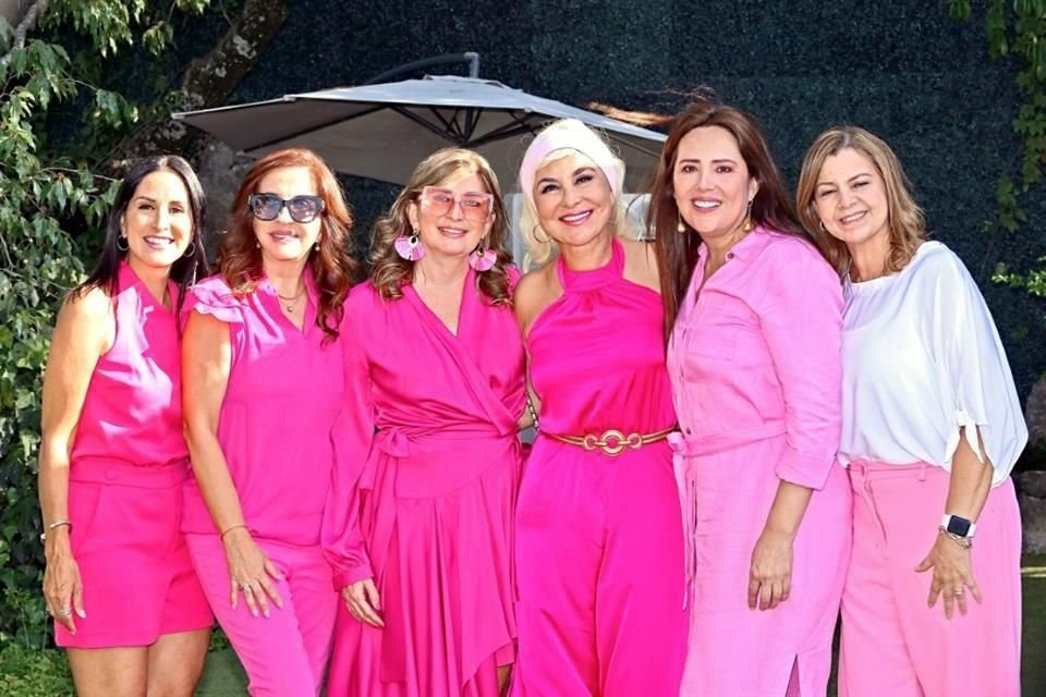 Claudia Rodríguez, Magaly de Villaseñor, la festejada, Rocío González, Maribel Villarreal y Claudia Cano