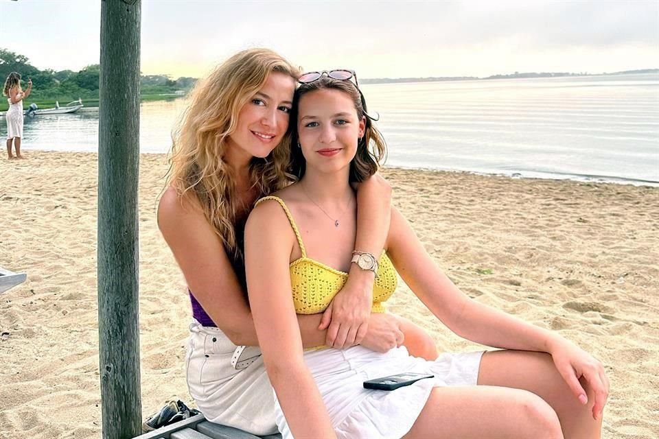 Cata Garza con su hija Valeria Santos Garza. LOS HAMPTONS, NUEVA YORK.