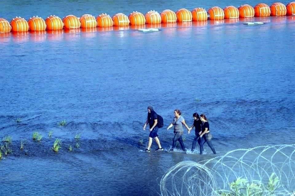 El pasado 7 de julio, el Gobernador de Texas, Greg Abbott, anunció la colocación del 'muro acuático flotante' de 350 metros de longitud.