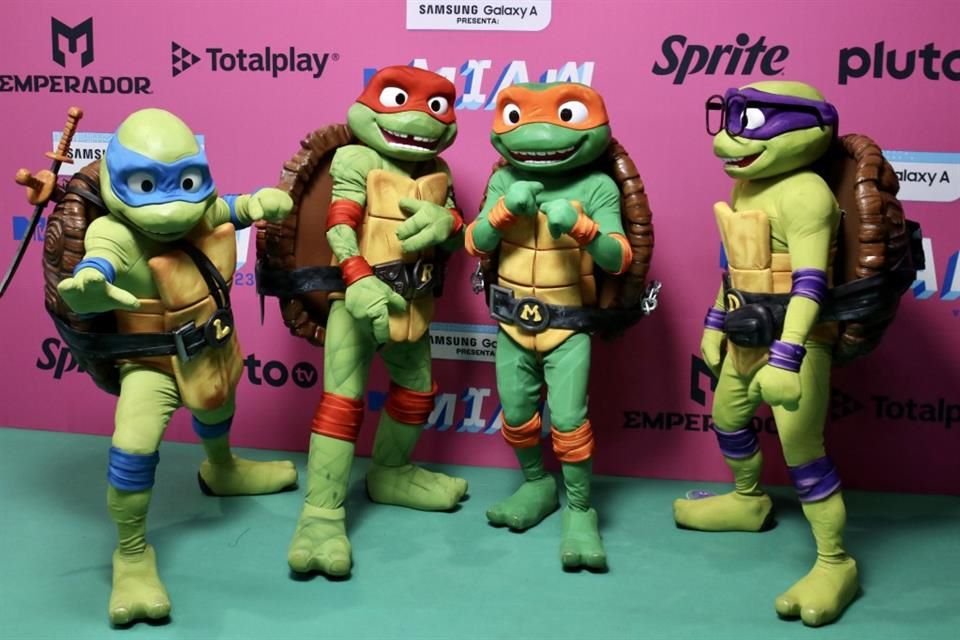 Las Tortugas Ninja no faltaron al evento, pues tenían una película que promocionar.