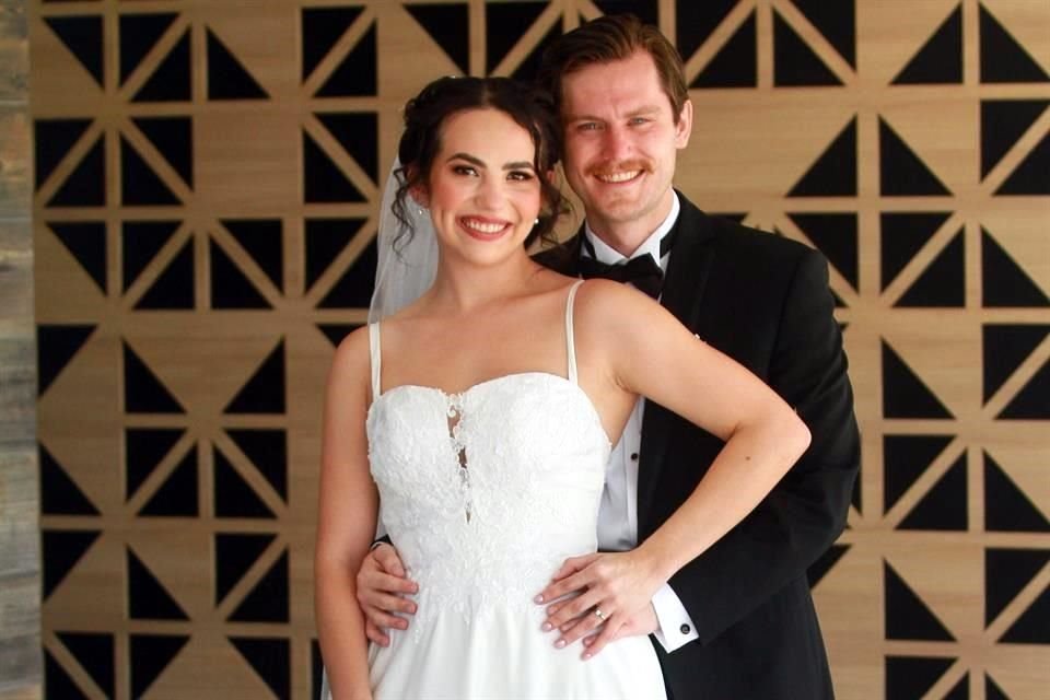 Carla Regina Torres de la Peña y Manrico Scheliga