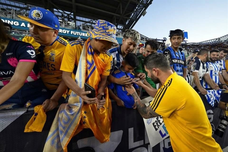 El color previo al Clásico.