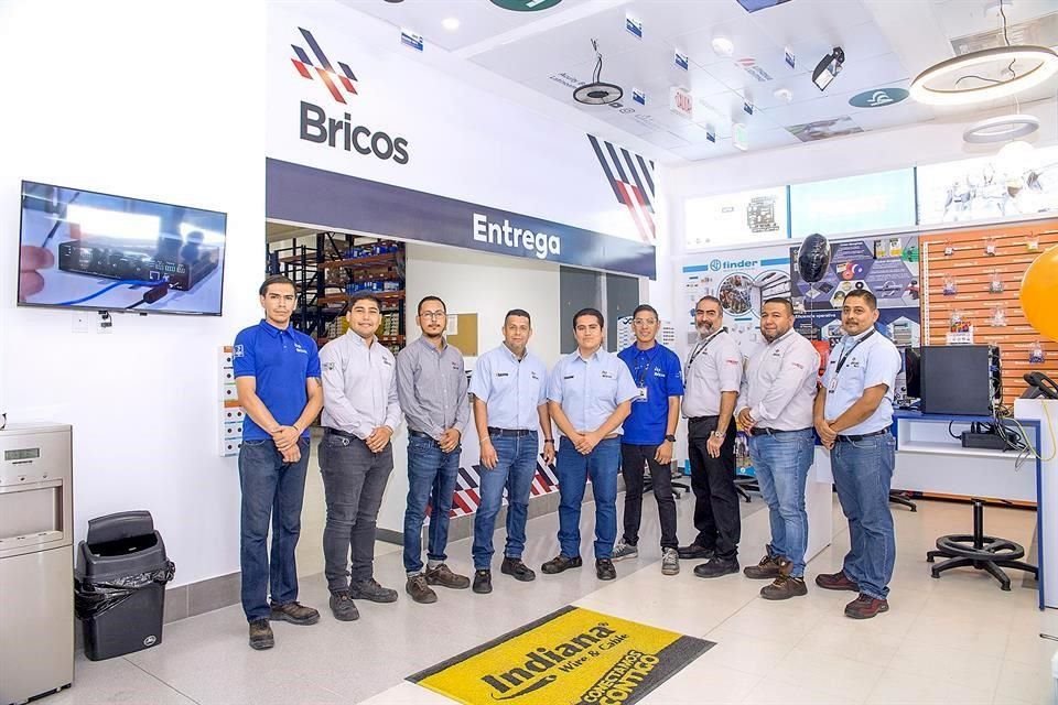 Personal de Bricos.
