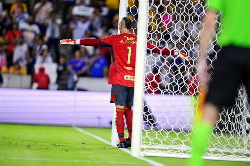 Y aunque Nahuel intentó distraer al español, la ejecución fue magistral.