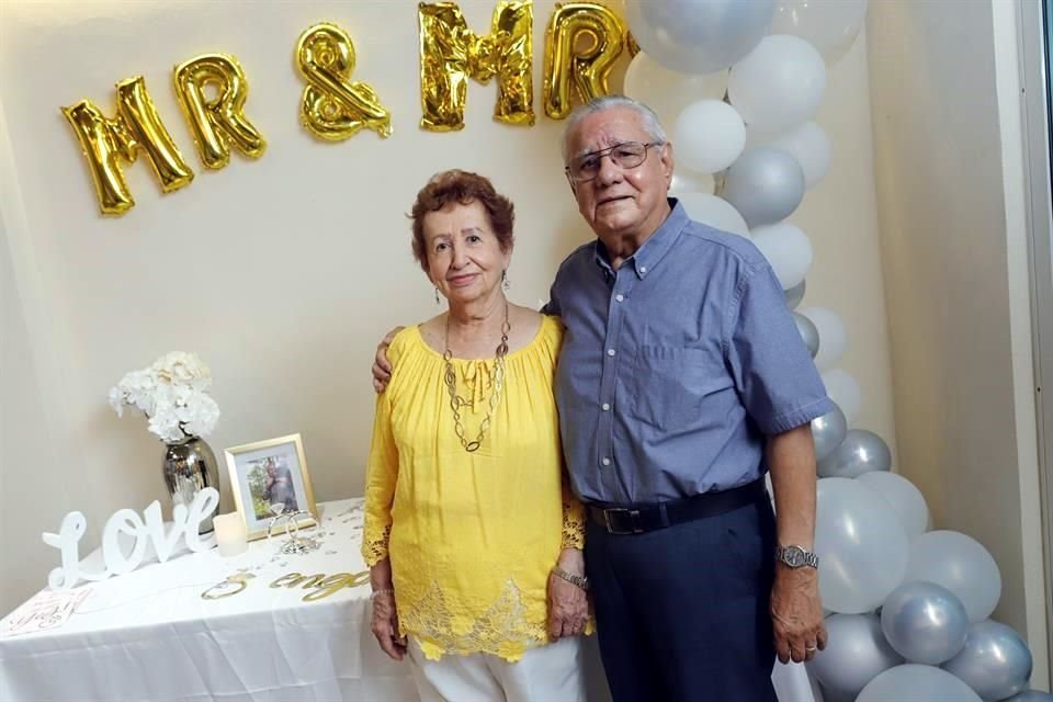 Eloina García de Gómez y Jesús Gómez