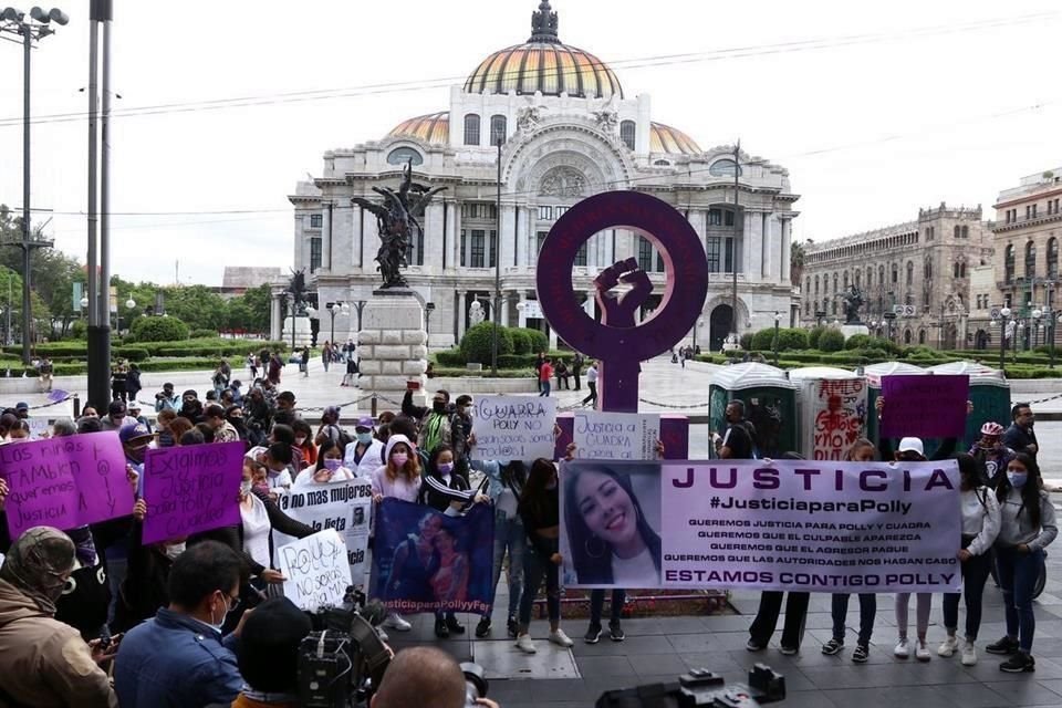 El contingente partió desde la Antimonumenta, frente a Bellas Artes, de forma pacífica.