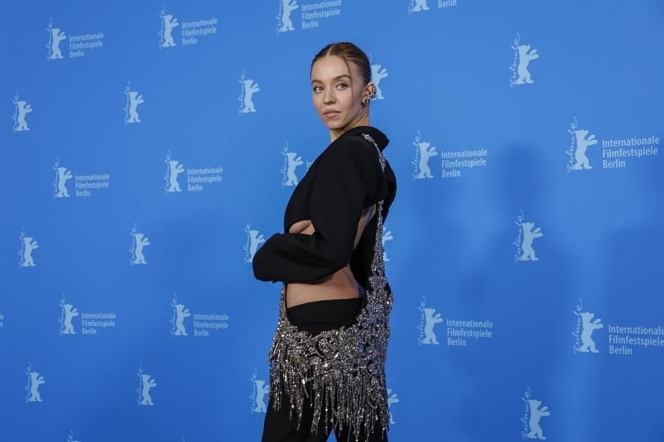 Sydney Sweeney, conocida por su actuación en series como Euphoria y Reality, está lista para tejer su magia en el papel de Spider-Woman en la anticipada película de Marvel, Madame Web.