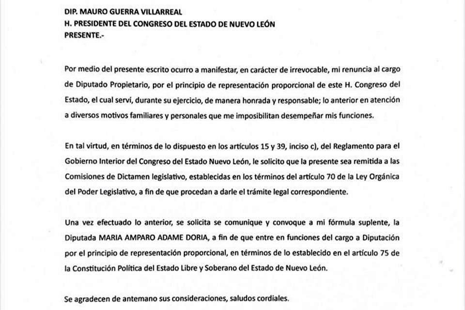 El Diputado local del PAN, Fernando Adame, y su suplente, presentan su renuncia al cargo, con lo que el PRIAN pierde la mayoría calificada.