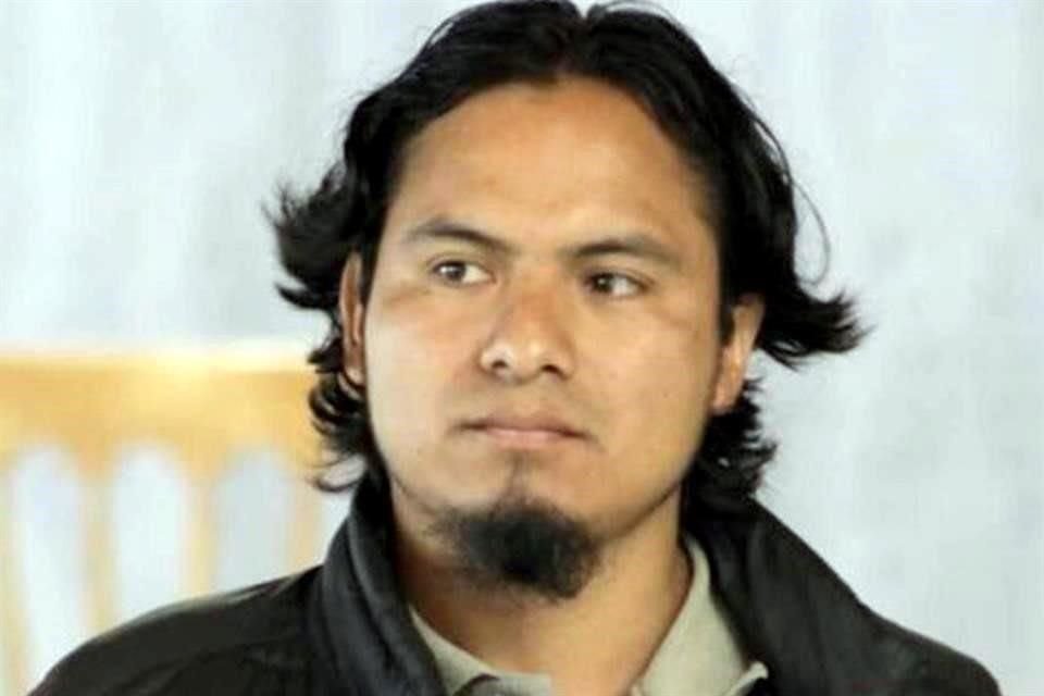 Mikel Ruiz, de Chiapas, ganó el Premio Nezahualcóyotl con el libro Sk'ak'alil ayan li ak'obale (El origen de la noche).
