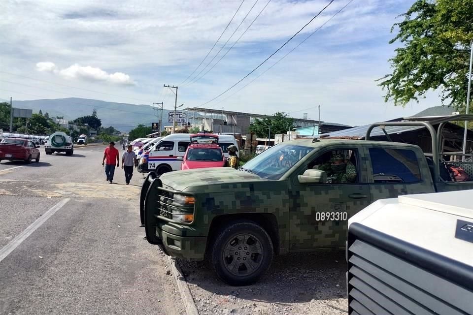 Los choferes instalaron una base cerca de un cuartel de la Guardia Militar.