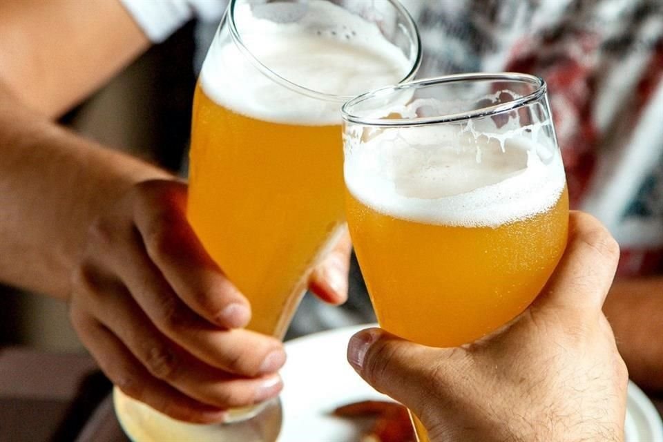 Investigadores afirman que la cerveza elaborada con agua residual es menos tóxica que otras fuentes de agua de la llave.