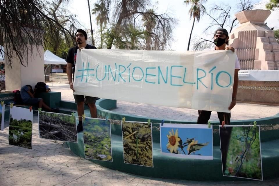 Integrantes del colectivo Un Río en el Río informaron el viernes sobre la suspensión de amparo que un Tribunal Colegiado les concedió.