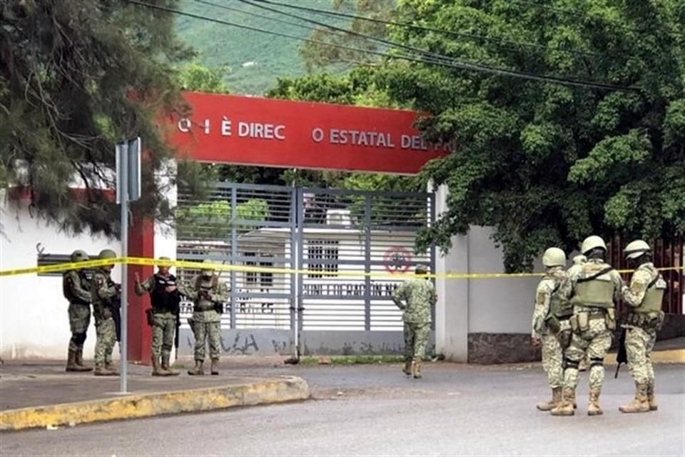 FGE, Ejército y Guardia Nacional llegaron a las instalaciones del PRI estatal.