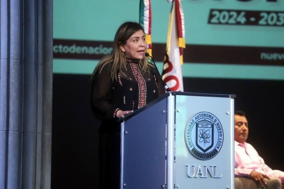 Anabel Alcocer, dirigente estatal de Morena.