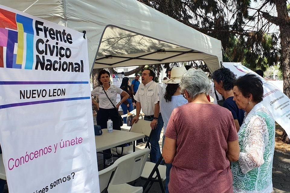 En Nuevo León, el Frente Amplio por México habilitó módulos físicos en diferentes municipios.