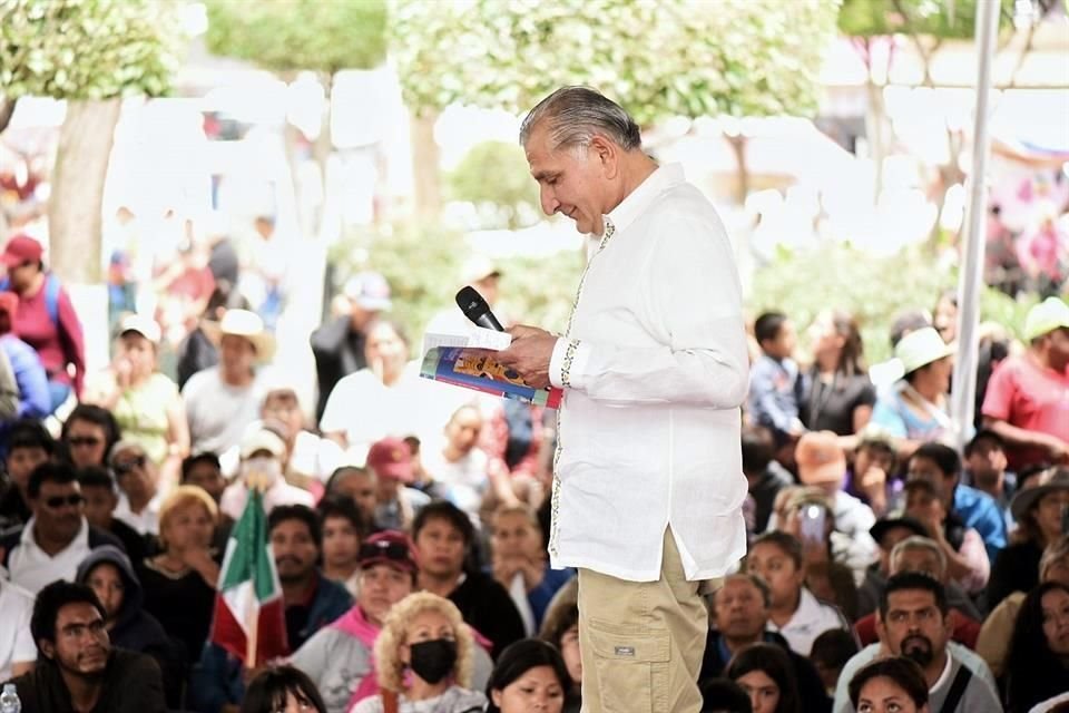 López durante su asamblea informativa en Cuautitlán, Estado de México.