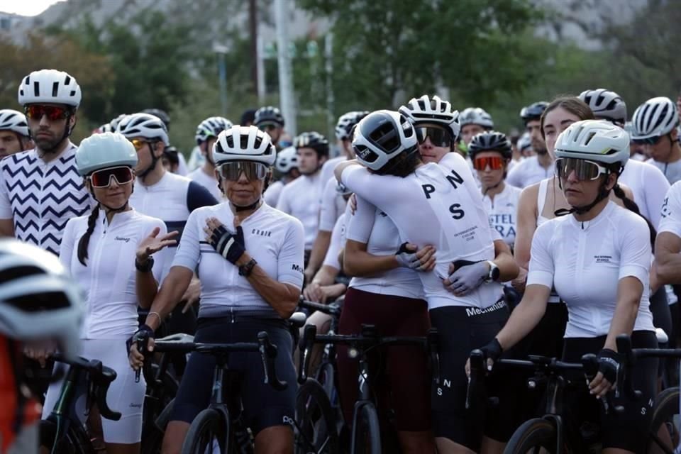 Los ciclistas recordaron a Alejandra Román, quien falleció tras ser impactada por un conductor presuntamente alcoholizado.