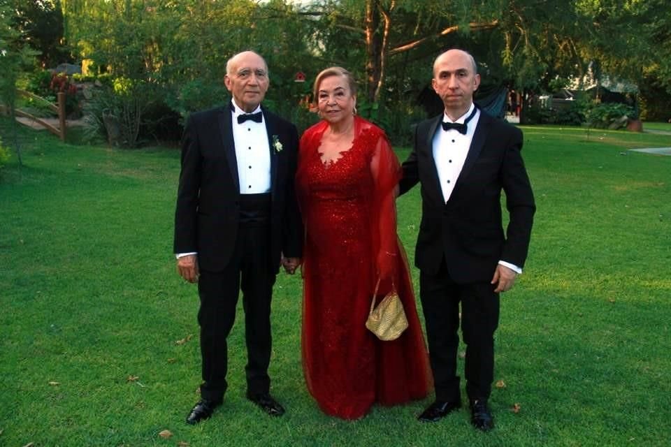 José Luis Granados Torres, Otilia Galindo de Granados y José Luis Granados Galindo