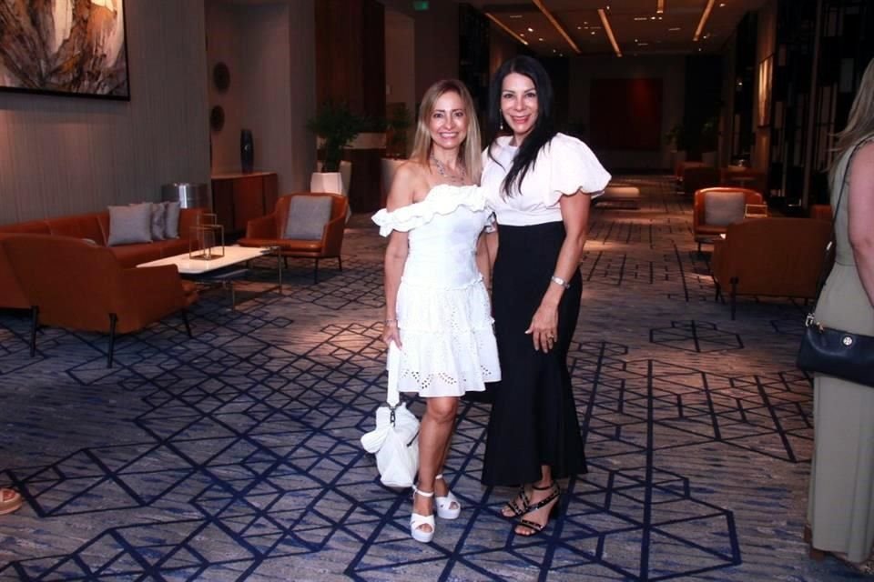 Silvia Angélica García de Patiño y Ana Rivas de Riojas