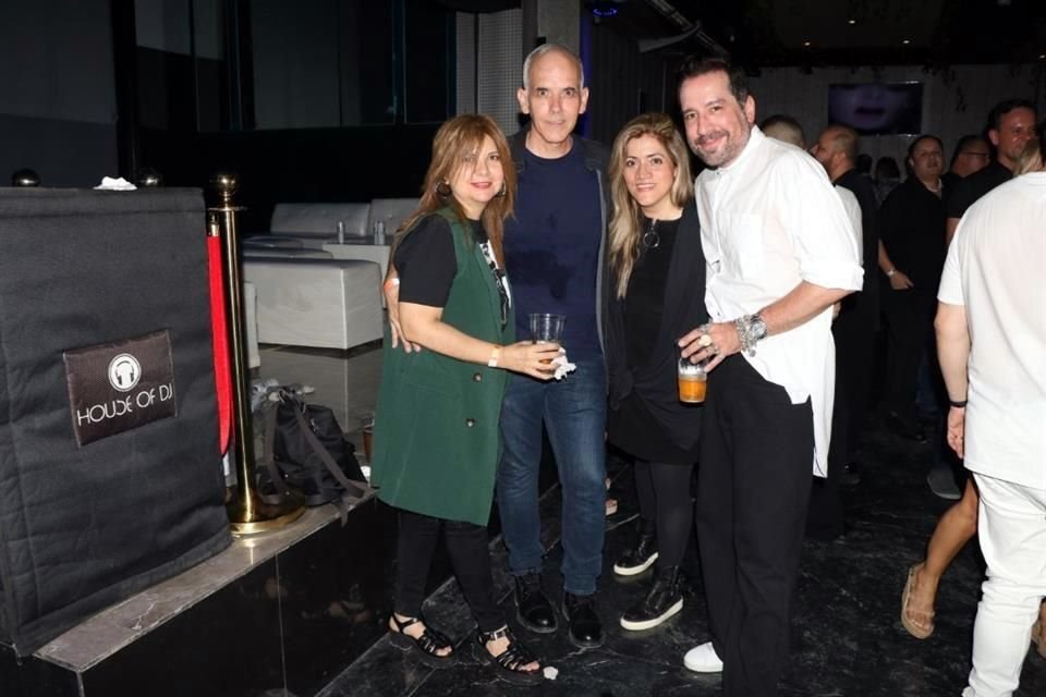 Claudia Escalante, Fernando Treviño, Irina Vela y Memo Martínez