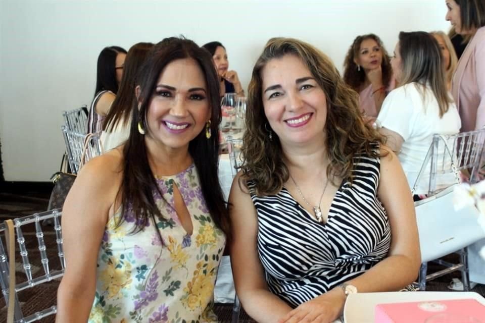 Rosy Driscoll y Elsa Guajardo