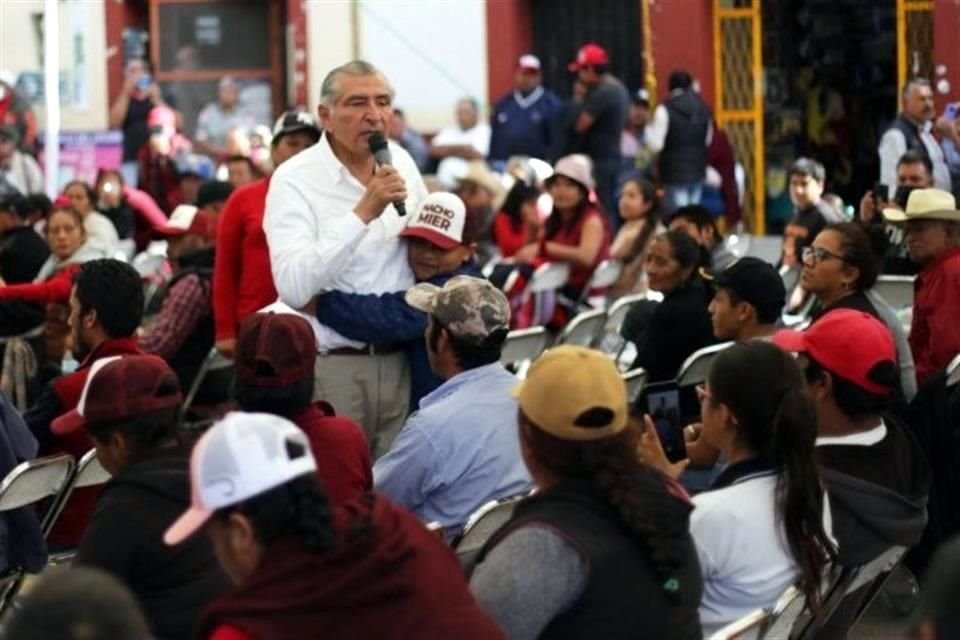 La 'corcholata' Adán Augusto López pidió en su gira por Puebla calma a sus compañeros y contrincantes del proceso interno en Morena.